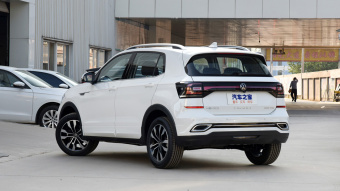 VW Tacqua R-Line Connect 200TSI DSG